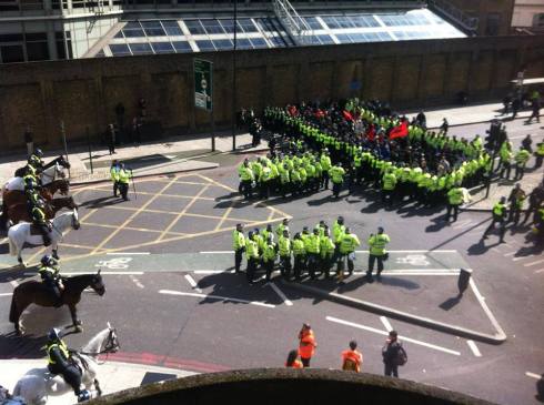 Anti-Fascists kettled in Tower Hamlets