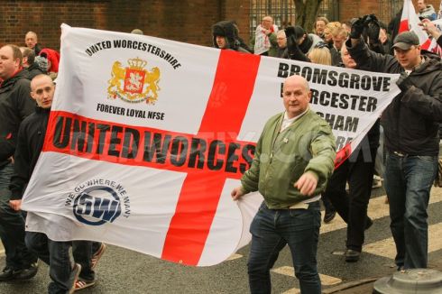1423385206-english-defence-league-protest-in-dudley-uk_6838820